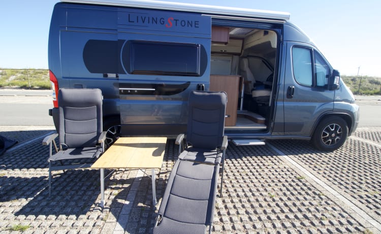 Skippy – Camper per autobus completo di lusso bello e robusto.