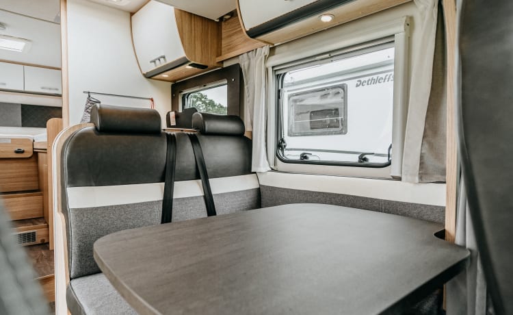 H3 – FIAT SUNLIGHT T68 luxe 4-persoons slaapplaats, ideaal voor 2 koppels of een gezin van 4