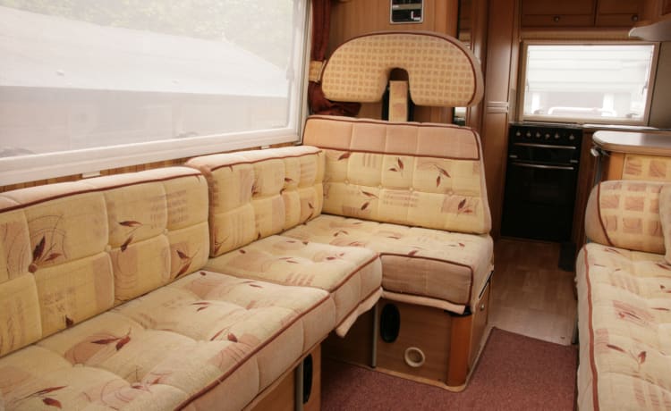 Molly – 2 posti letto Auto-Sleeper semi-integrati del 2007