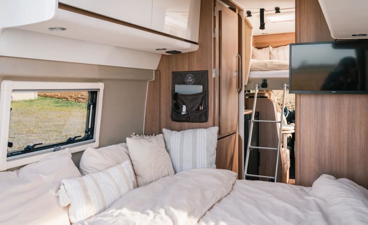 Dreamer Lounge – Comfort and cosiness on four wheels with the Dreamer Living Van