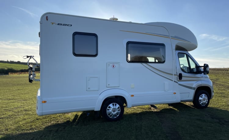 Autotrail Tribute con 4 posti letto, camper di lusso che accetta cani - Northants/Beds 