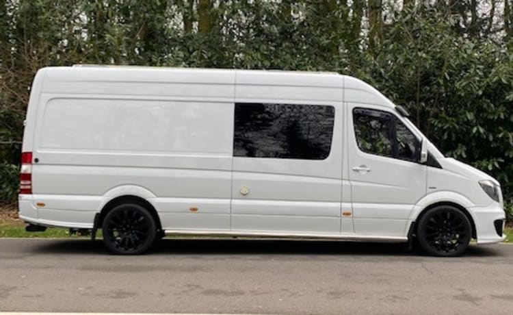 Sport Home  – Mercedes Sprinter Camper Van LWB 4 Schlafplätze 2015