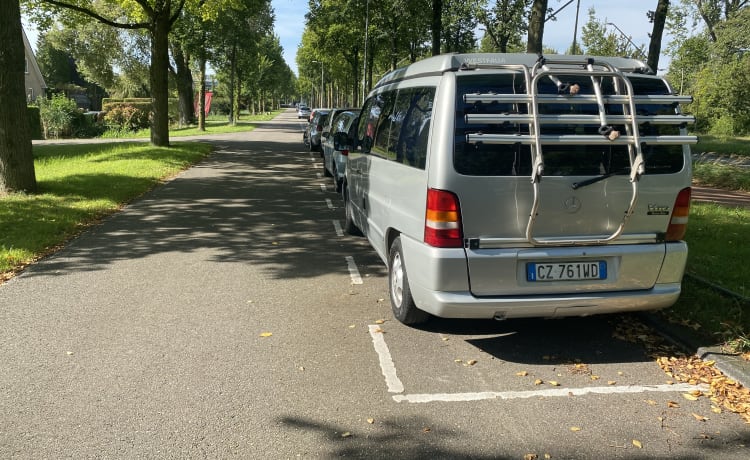 VITO – 4p Mercedes-Benz campervan uit 2001