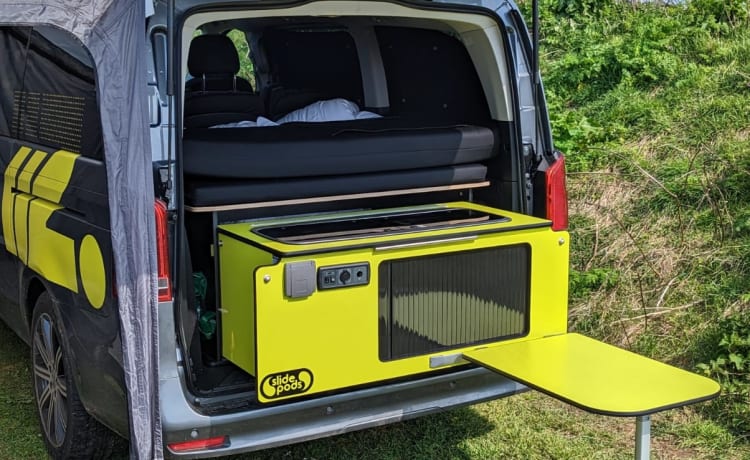 Brand new Mercedes-Benz, modular van sleeps up to 6 with awning