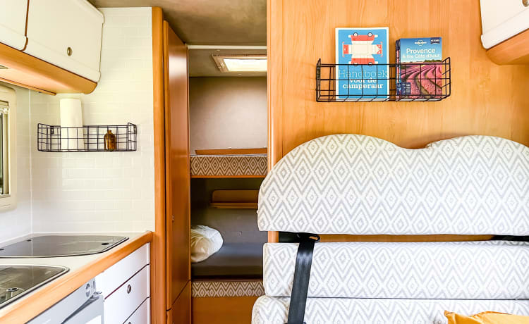 Perfect family camper with bunk bed