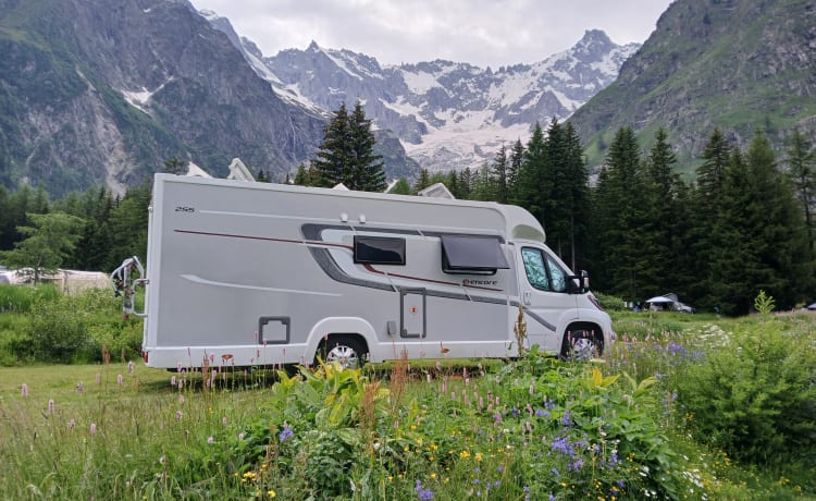 4 berth Peugeot semi-integrated from 2017