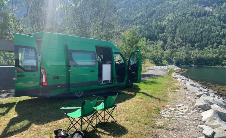 Camping-car hors-réseau automatique Renault tout équipé