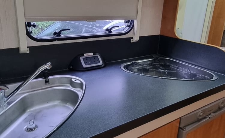 Tribute – Fantastic Family motorhome - 6 Berth