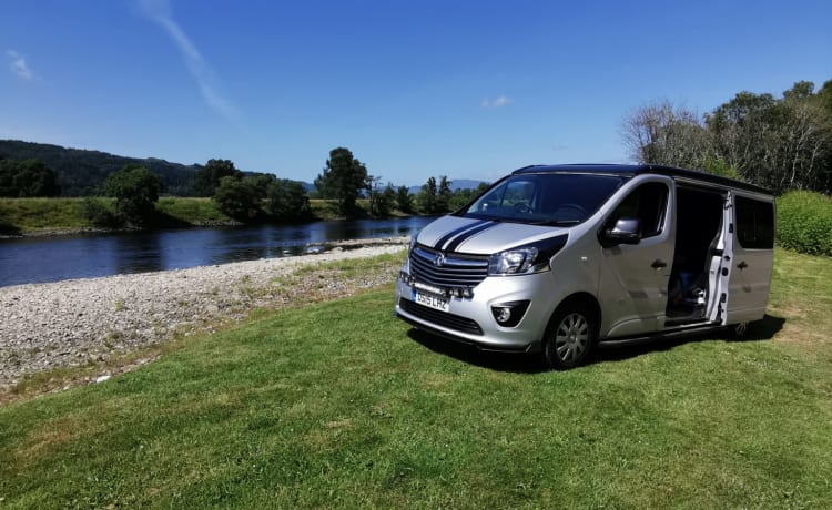 BIG BAD – Vauxhall vivaro campervan, professional conversion.