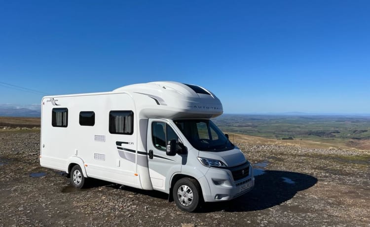 Haven – Autotrail Expedition C71 2023 mit 4 Schlafplätzen