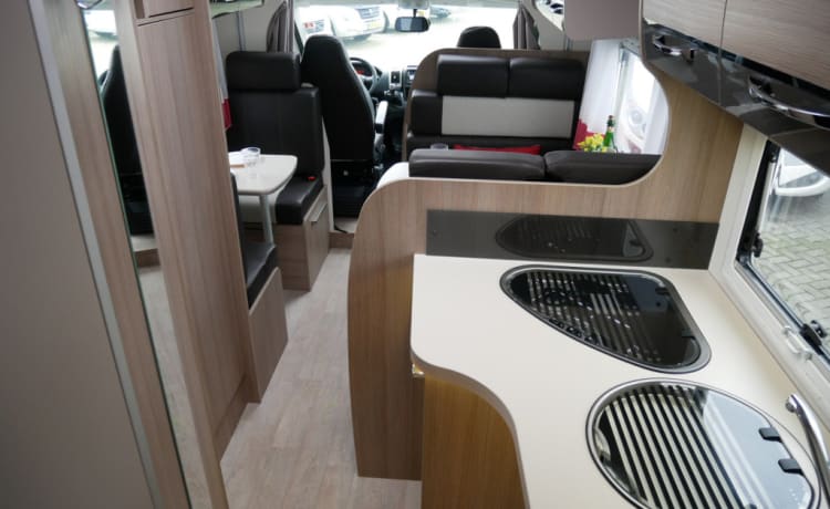 Challenger Genesis 256, semi integrale, 6 posti letto, 7 posti!!