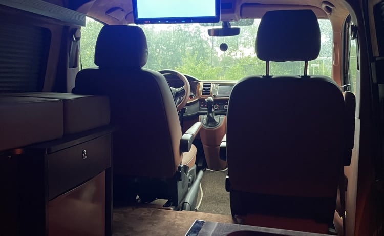 Kompakter Volkswagen Camper für 4 Personen