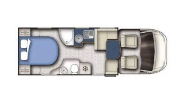 Camping-car Pilote de luxe spacieux pour 4 personnes, nombreux extras, lit Queen, demi-intégral, 2013