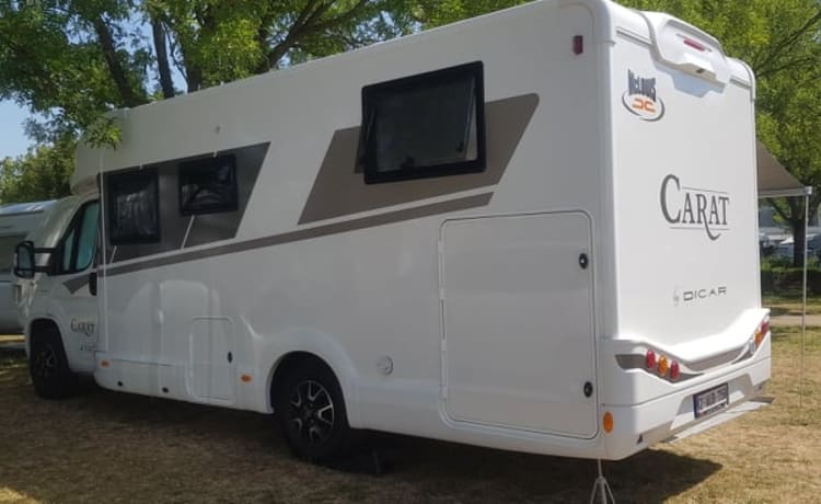 Horvathshouseonwheels – LUXURY Family Motorhome with 5 full sleeping places!