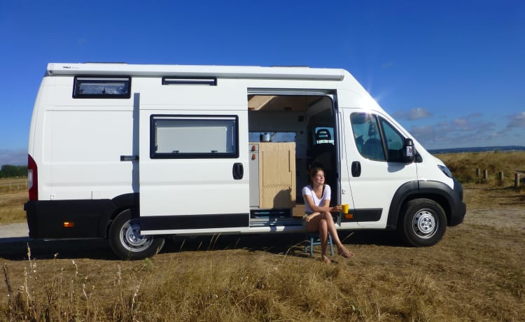 Boxer XL voor lange mensen, surfcamper met grote garage 