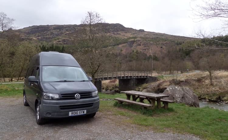 Rolo – T5 VW (2010), Black High Top (LWB)