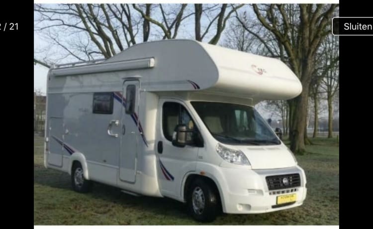 Beau et spacieux camping-car familial