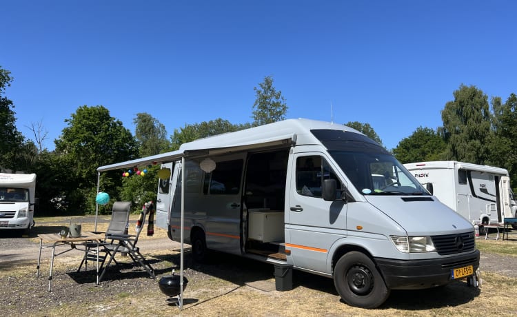 Bakbeest Bertje – 2p camper Bertje is looking for fun