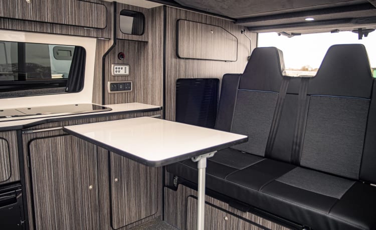 Jura – Ford Campervan mit 4 Schlafplätzen ab 2022