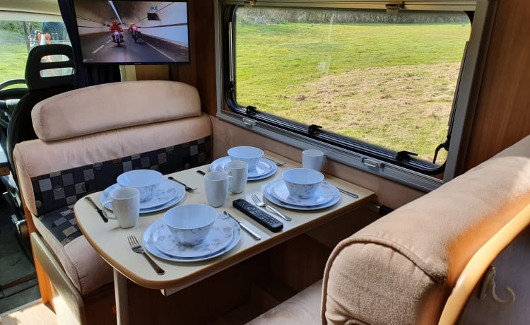 Frankie G – Frankie is our beautiful & flexible 6 berth Motorhome.