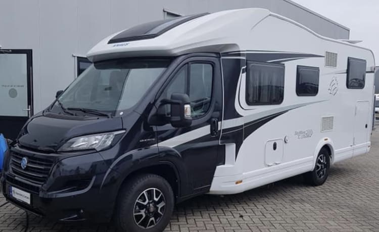 Knaus sky wave 700 MEG