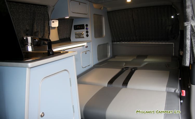 Skye – Camper Toyota a 4 posti letto del 2005