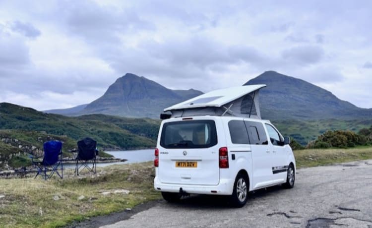 Blighty – Nieuwe Pop Top Campervan 4 Slaapplaatsen