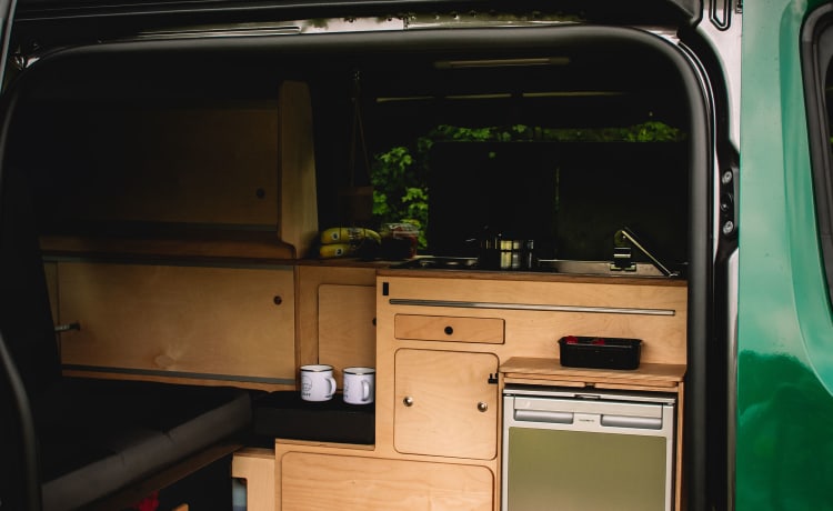 LEAVV  – Camping-car électrique Limbourg ⚡️ Vous aussi vous partez en voyage durable ? 🚌🌱 - Ell (1)