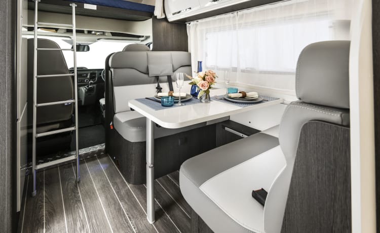 Gladys – Zefiro 675. Nuovo camper di lusso a 6 posti letto del 2022. Noto come ''Gladys''.