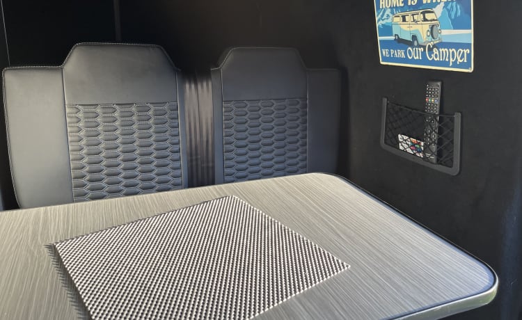 Vito  – Mercedes-Benz Campervan mit 2 Schlafplätzen, Baujahr 2011