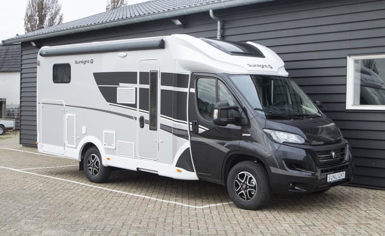 T69L – Hele mooie ruime 4 persoons Sunlight camper uit 2023, veel bergruimte.