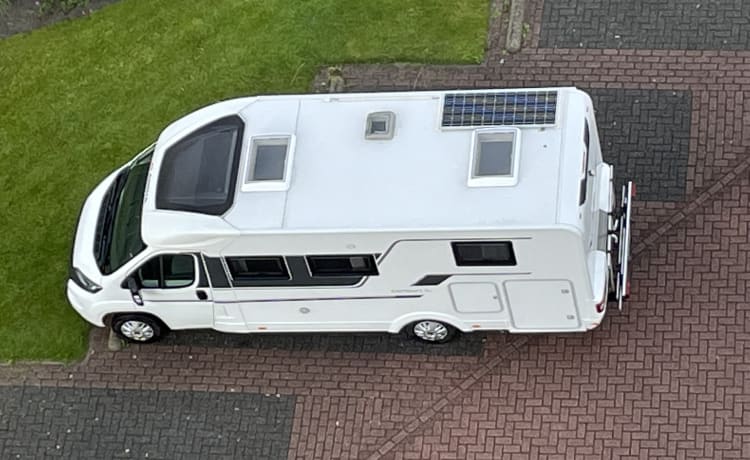 Volledige vrijheid met deze luxe Adria half integraal uit 2020