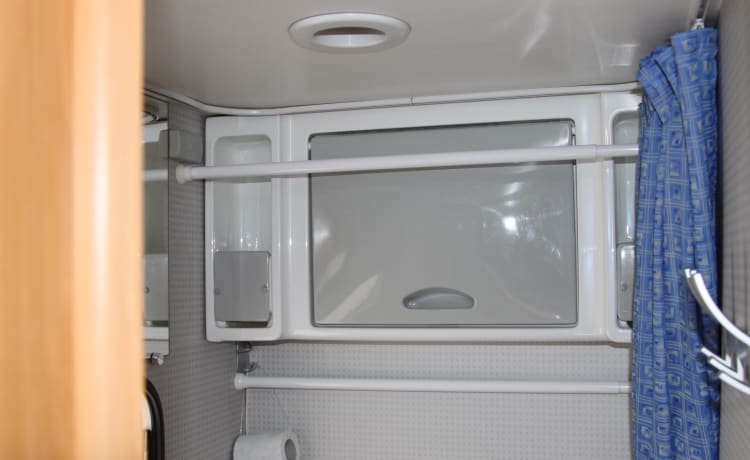 Flash 02 – Compact motorhome of 560 length with air conditioning Flash 02