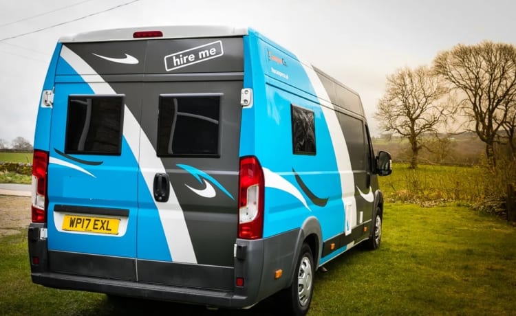 Lottie - Luxury 2 Berth Campervan