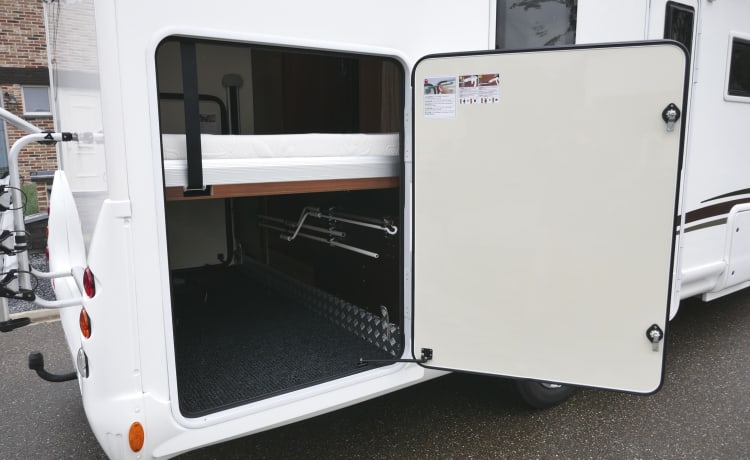 Schöner MC Louis Sovereign 60G Camper für 2 bis 5 Personen