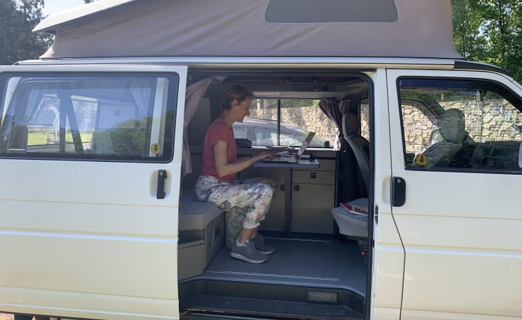 Authentieke California Coach met Westfalia interieur - vakantie of werk