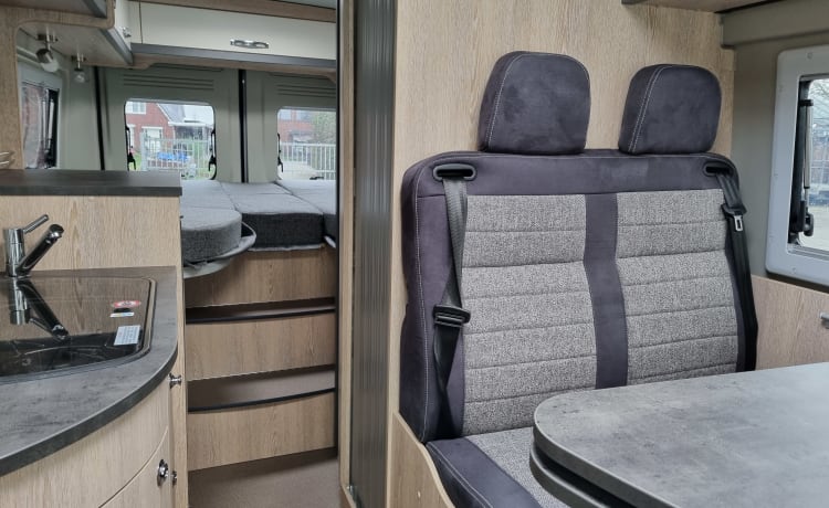 Onze Peuzel – Possl Summit 640 (2022) con bus biker