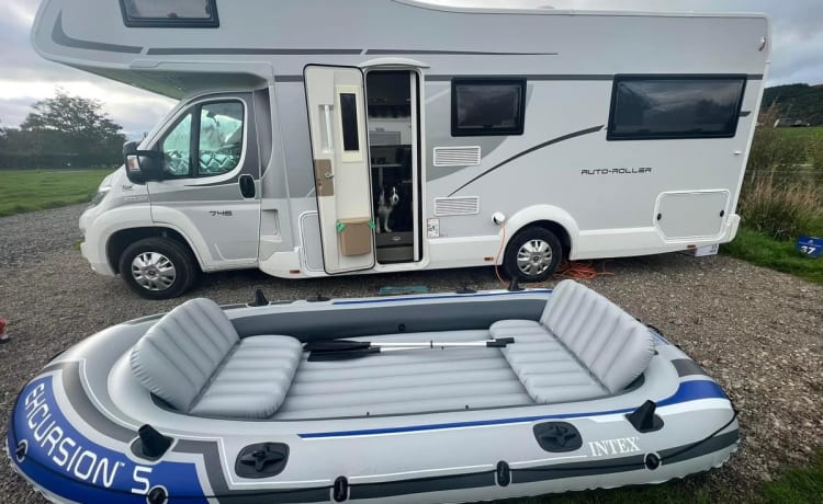 Alan – 6 berth Roller Team alcove from 2020