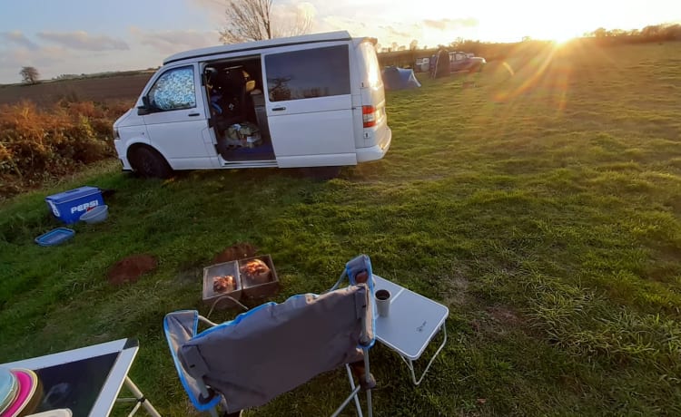 Talullah Zog – Camper Volkswagen T5 4 posti letto dal 2012