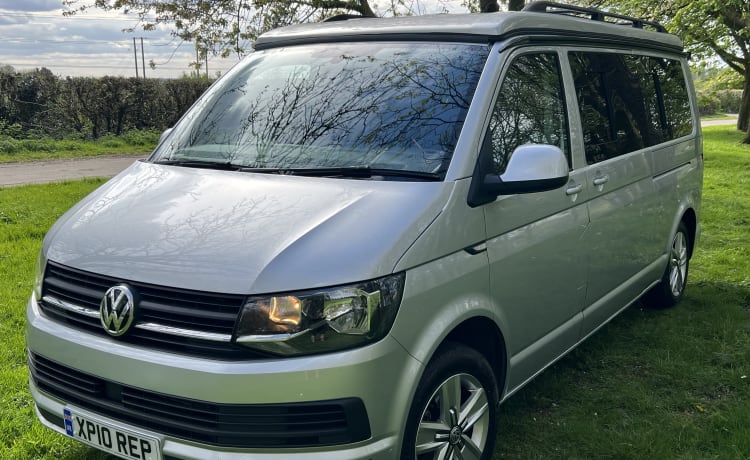 The XPLORER – 4 berth Volkswagen campervan from 2018