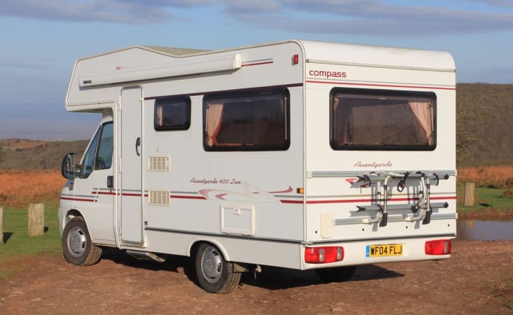 COMPIE – 4 berth Compass Avantgarde 400 Lux