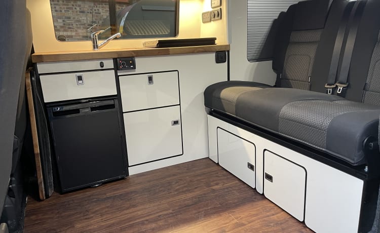 Ruby – Camper furgone 6.1 trasportatore di lusso pronto per l'inverno 2023