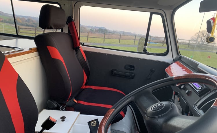 Rory – VW T2 Camper Van