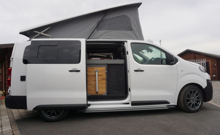 Nelly – 4 berth Peugeot campervan from 2022