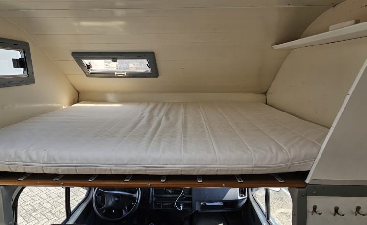 Comfortable 4-person Ford Transit Rimor Camper - Perfect for Families!