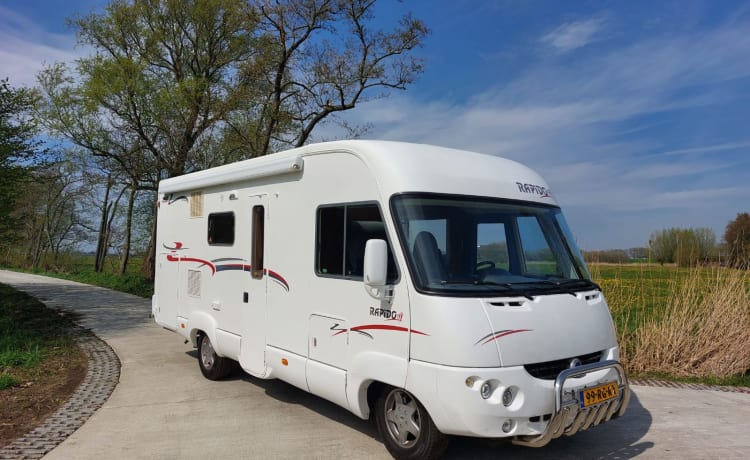 Hasselt  ( overijssel) – 4p  Rapido  integrated uit 2004  ,Fiat ducato