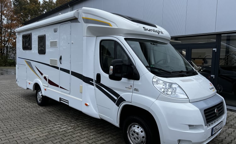 Henk – Super camper met Queens bed 