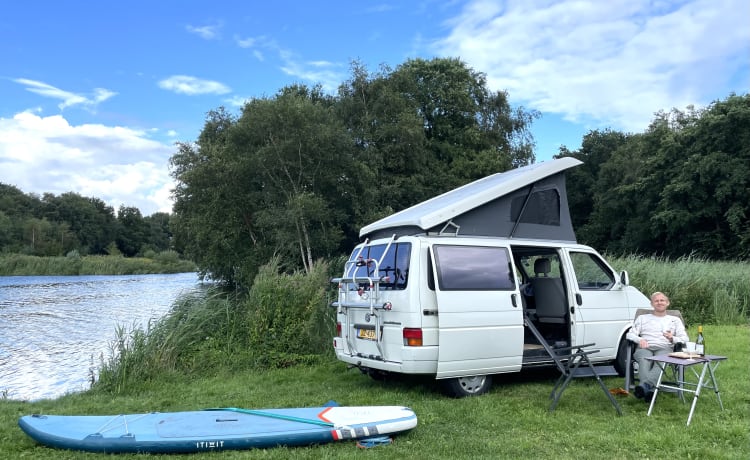 Sinne – Volkswagen T4 met slaaphefdak en inclusief supboards