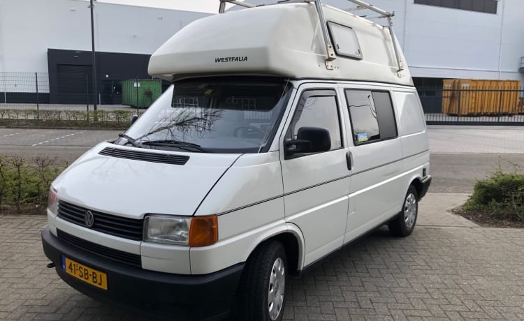 Road trip - VW T4 California with fixed sleeping roof