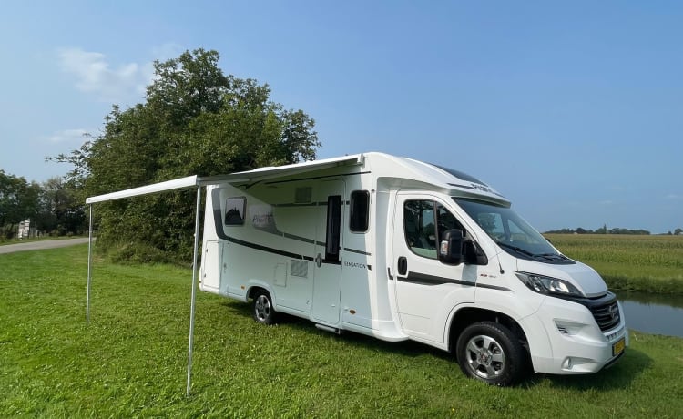 Luxe half integrale 2p Pilote camper uit 2019